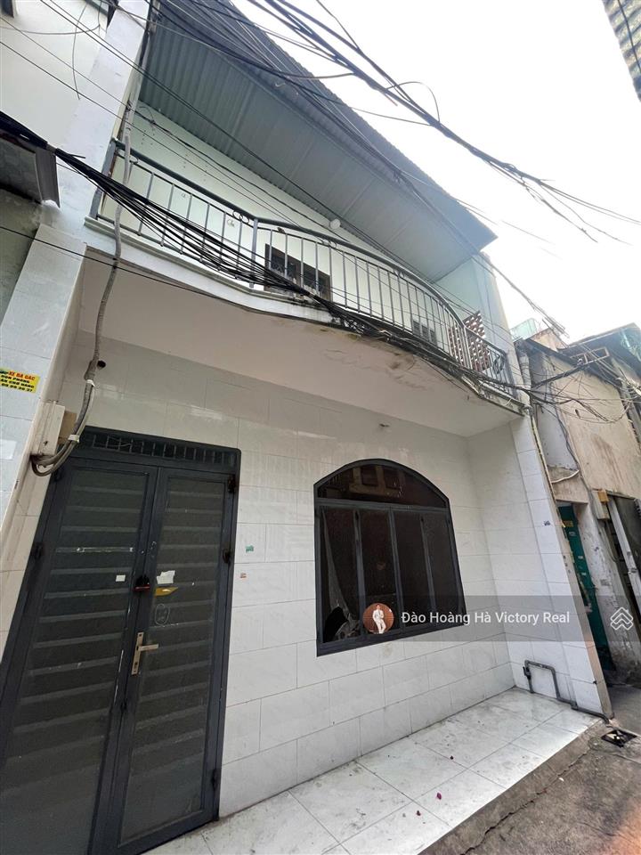 Nhà ngang lớn 5.2 x 14m  dt 70m2 tại văn chung, p13, tb (ga t3), 2 tầng  3pn, giá chỉ 7.3 tỷ tl