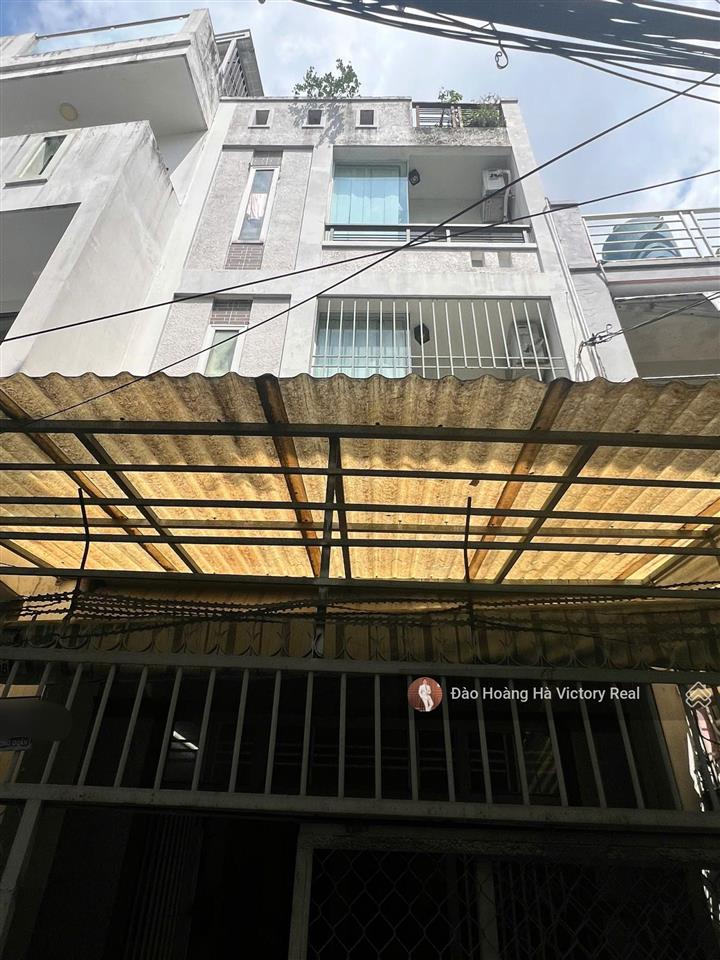 Chỉ 6.2 tỷ có ngay nhà 50m2 (dt 4.2 x 13m), 3 tầng  4pn, tại lạc long quân, p8, tân bình, hcm