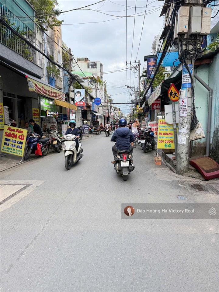 Chỉ 7,3 tỷ tl có ngay nhà đẹp đường trung lang, p12, ngay khu bàu cát, 3 tầng, dt 4,3 x 10m  43m2