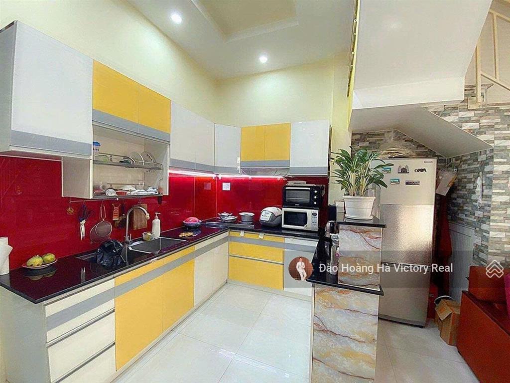 Chỉ 7,3 tỷ tl có ngay nhà đẹp đường trung lang, p12, ngay khu bàu cát, 3 tầng, dt 4,3 x 10m  43m2