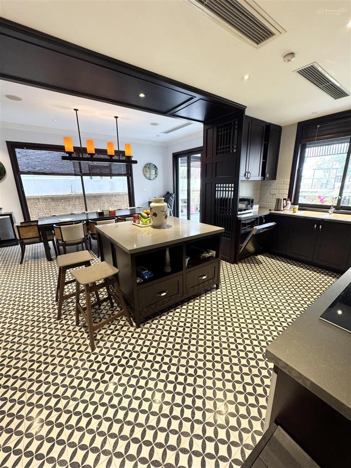 Cho thuê giá 100tr/1 tháng biệt thự vinhomes riverside 0981 839 ***