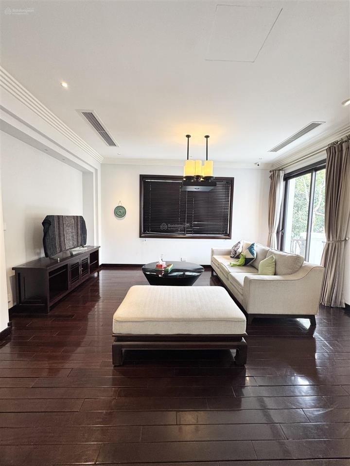 Cho thuê giá 100tr/1 tháng biệt thự vinhomes riverside 0981 839 ***