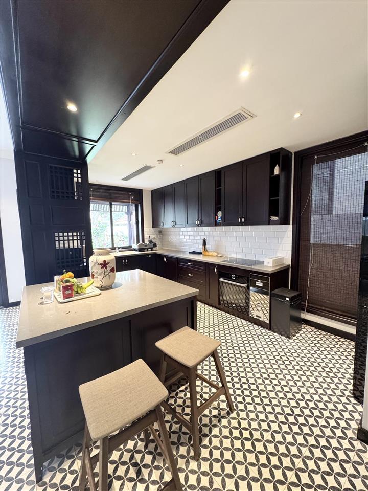 Cho thuê giá 100tr/1 tháng biệt thự vinhomes riverside 0981 839 ***