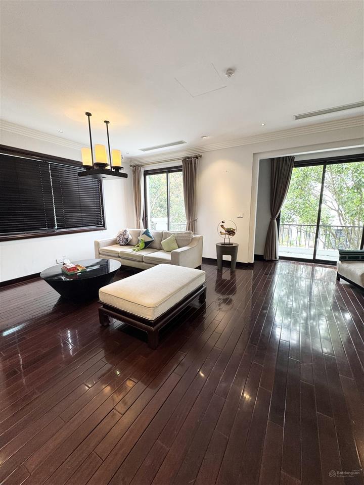 Cho thuê giá 100tr/1 tháng biệt thự vinhomes riverside 0981 839 ***