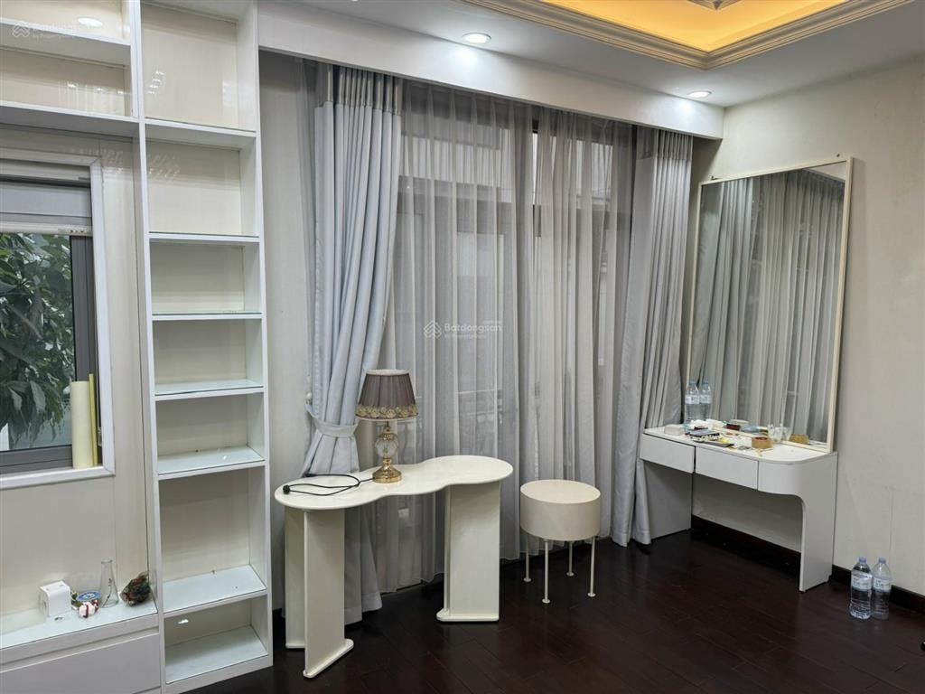 Cho thuê giá 50tr bt vinhomes riverside 0981 839 ***
