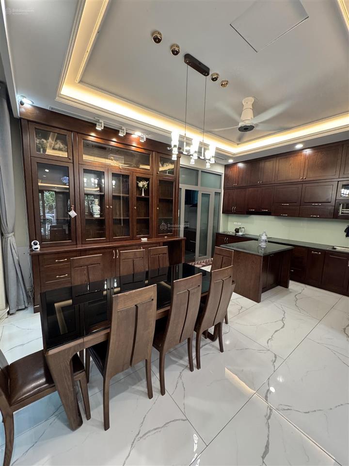 Cho thuê giá 50tr bt vinhomes riverside 0981 839 ***