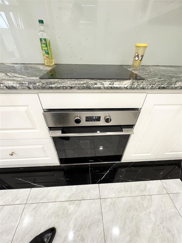 Cho thuê bt có thang máy giá thảo thuận vinhomes the hamony 0981 839 ***