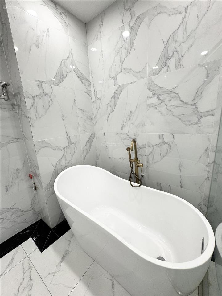 Cho thuê bt có thang máy giá thảo thuận vinhomes the hamony 0981 839 ***