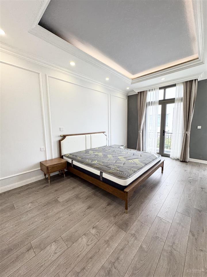 Cho thuê bt có thang máy giá thảo thuận vinhomes the hamony 0981 839 ***