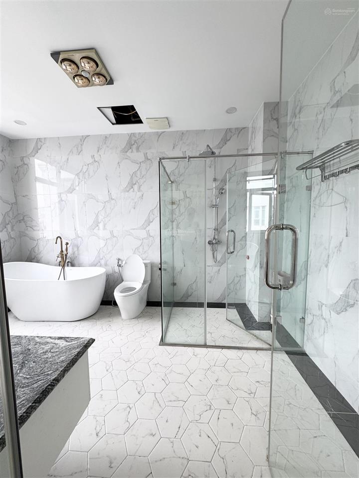 Cho thuê bt có thang máy giá thảo thuận vinhomes the hamony 0981 839 ***