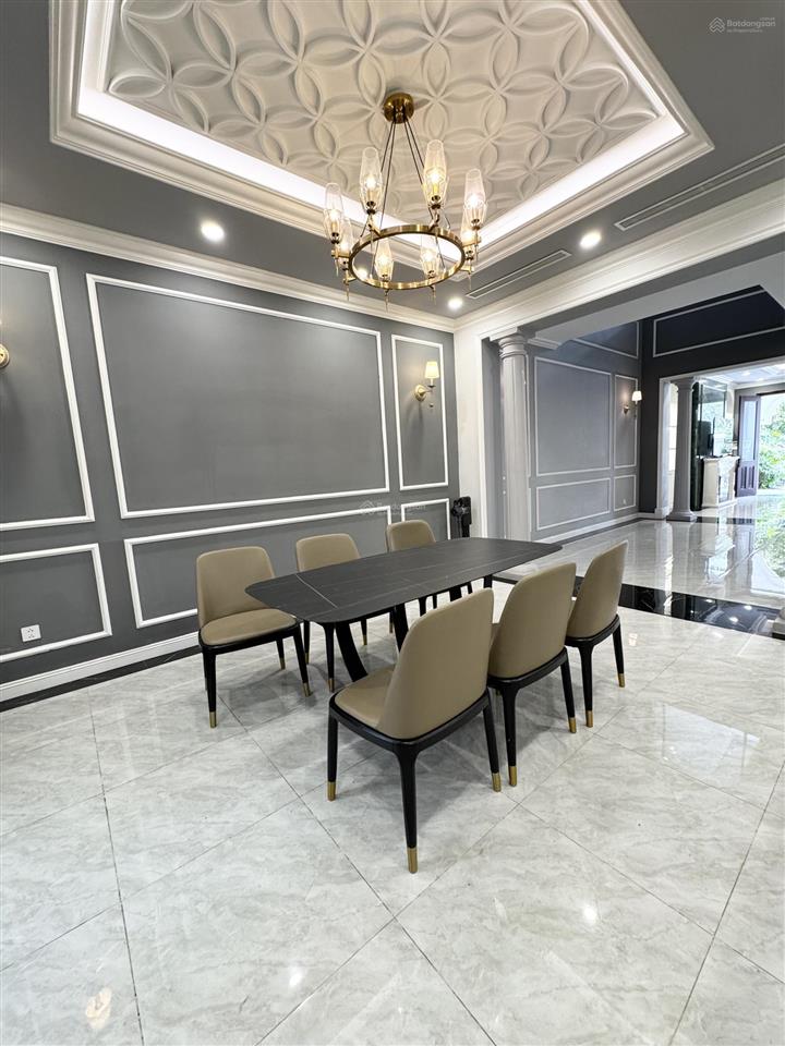 Cho thuê bt có thang máy giá thảo thuận vinhomes the hamony 0981 839 ***