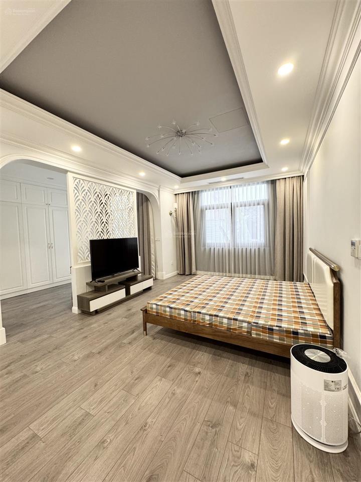 Cho thuê bt có thang máy giá thảo thuận vinhomes the hamony 0981 839 ***