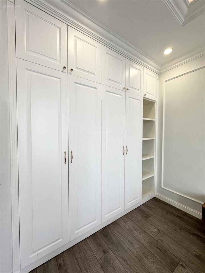 Cho thuê bt có thang máy giá thảo thuận vinhomes the hamony 0981 839 ***