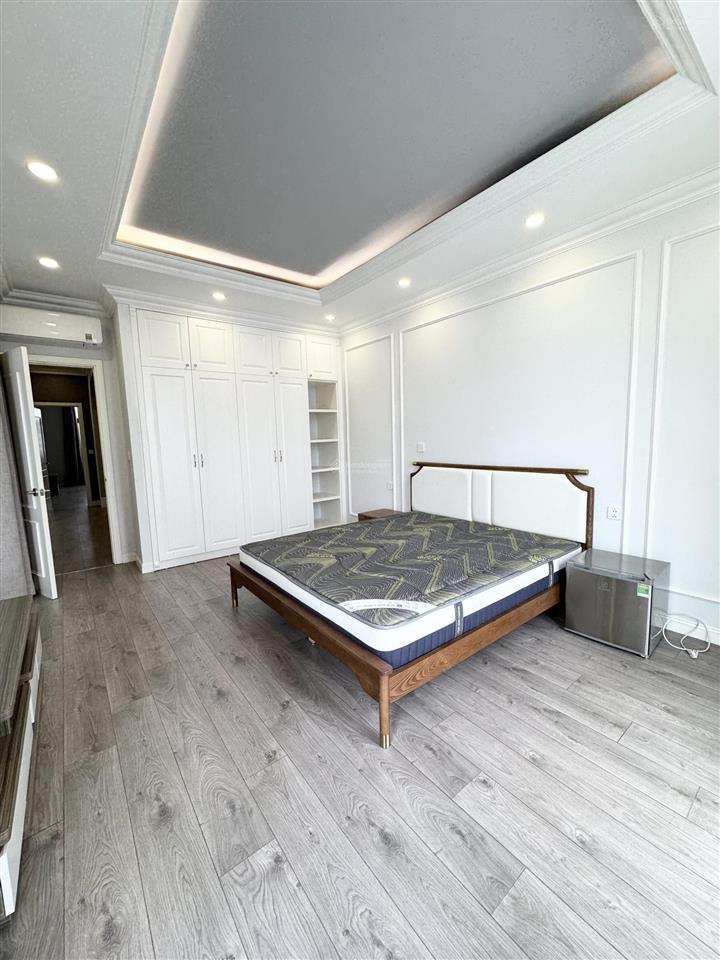 Cho thuê bt có thang máy giá thảo thuận vinhomes the hamony 0981 839 ***