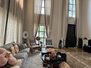 Cho thuê giá 100tr/1 tháng bt vinhomes riverside diện tích 380m2 có bên bơi riêng. 0981 839 ***