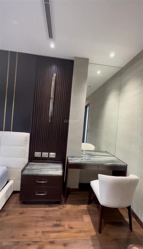 Cho thuê bt mới 100% vinhomes riverside giá thuê 110tr/1 tháng  0981 839 ***