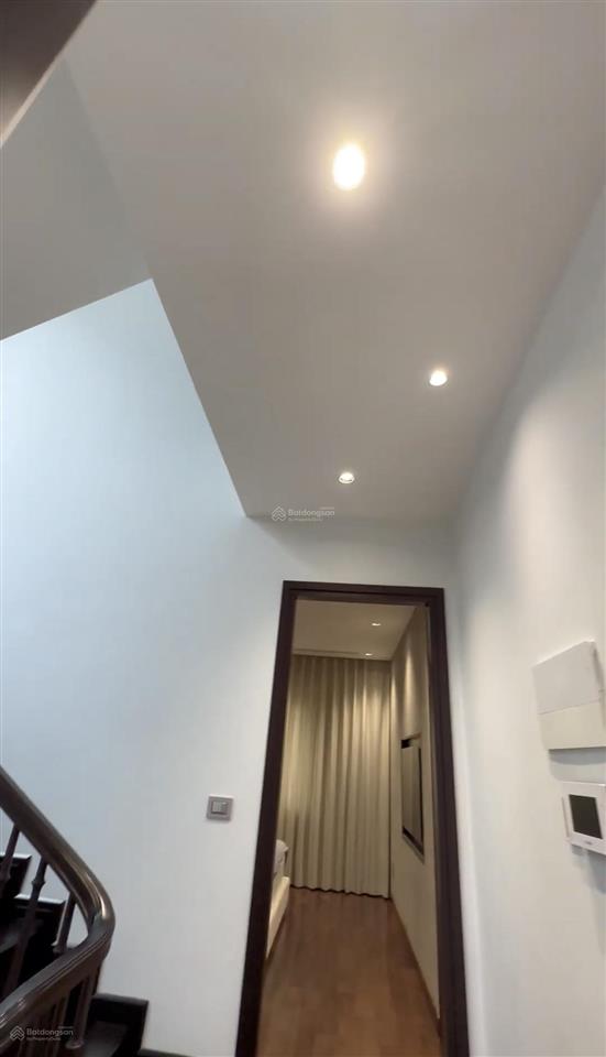 Cho thuê bt mới 100% vinhomes riverside giá thuê 110tr/1 tháng  0981 839 ***