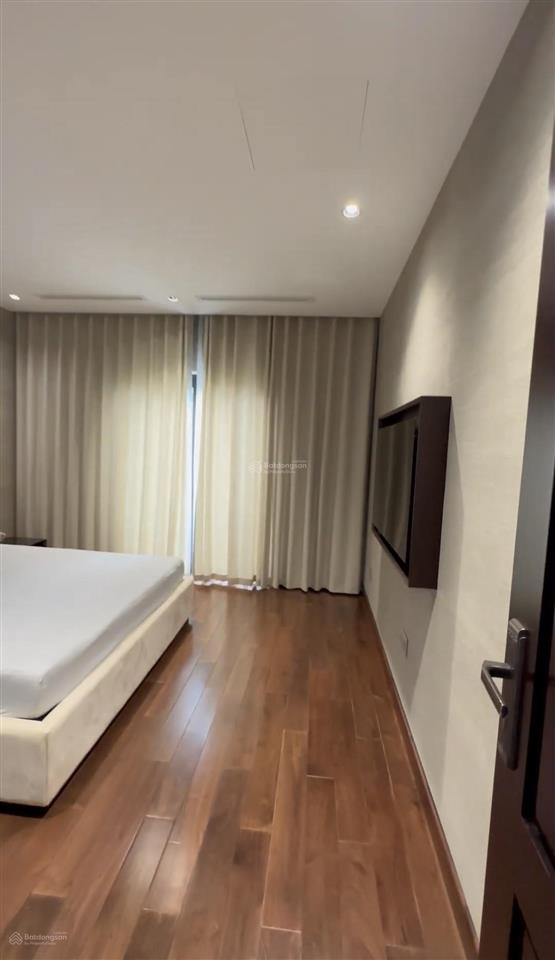 Cho thuê bt mới 100% vinhomes riverside giá thuê 110tr/1 tháng  0981 839 ***