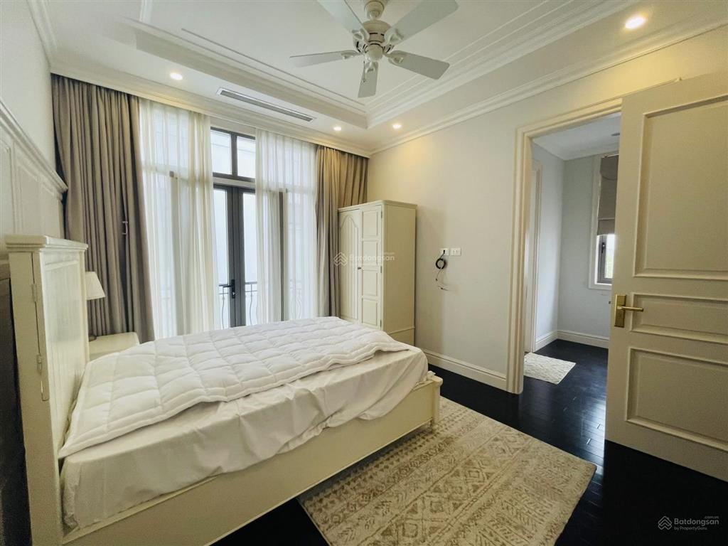 Cho thuê bt vinhomes riverside song lập khu hamony 152m có 4 phòng ngù khép kín.
