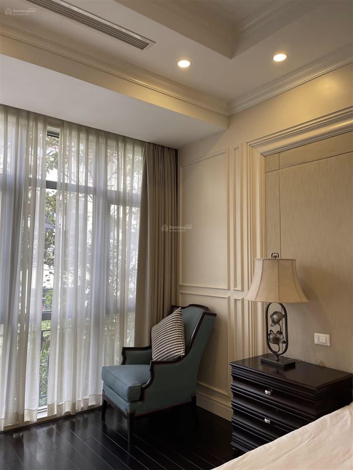 Cho thuê bt vinhomes riverside song lập khu hamony 152m có 4 phòng ngù khép kín.
