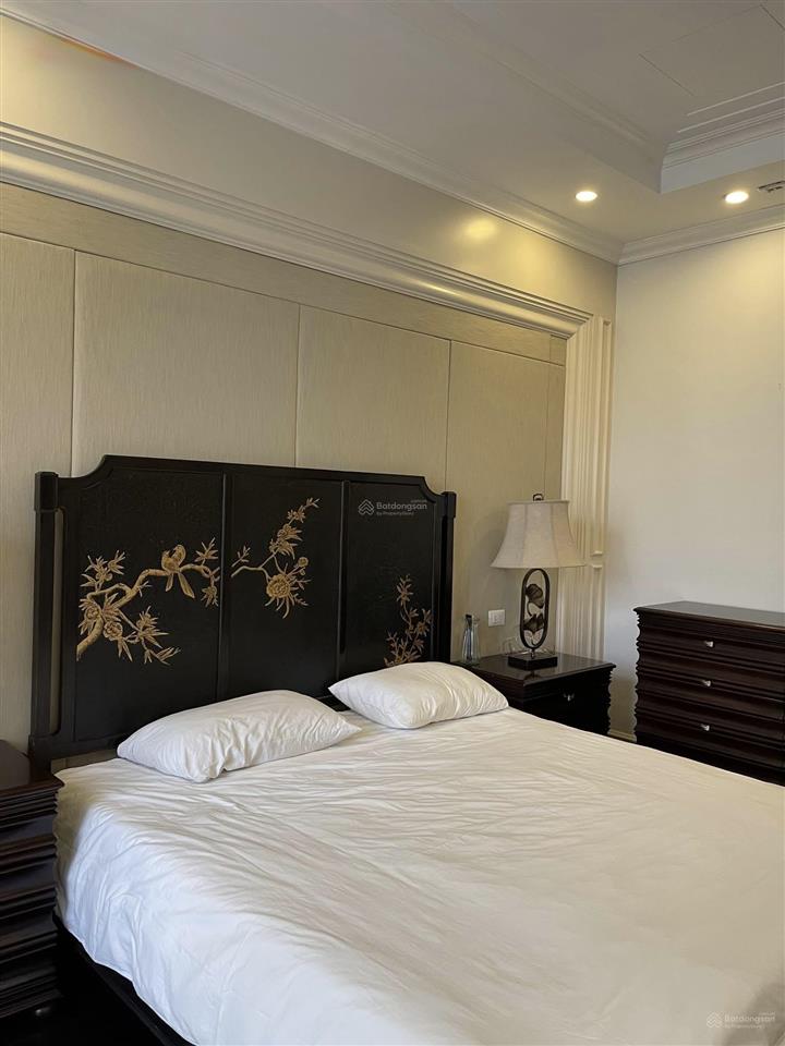 Cho thuê bt vinhomes riverside song lập khu hamony 152m có 4 phòng ngù khép kín.