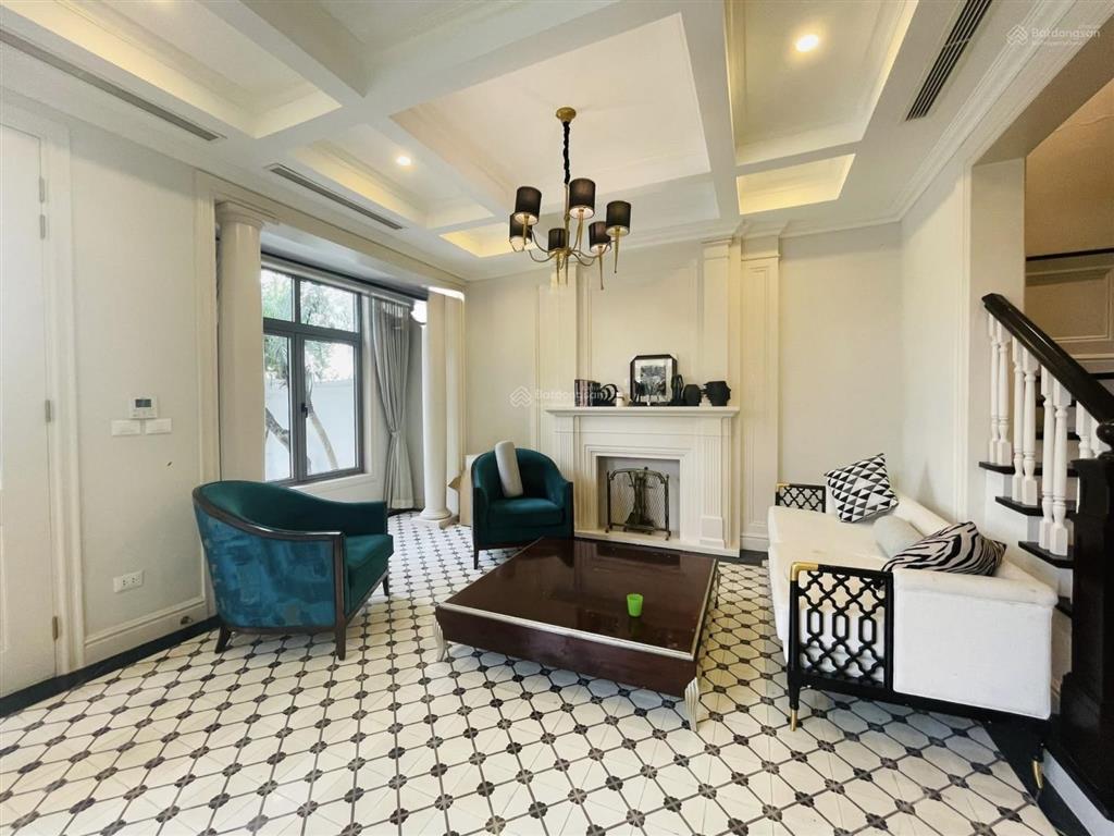 Cho thuê bt vinhomes riverside song lập khu hamony 152m có 4 phòng ngù khép kín.