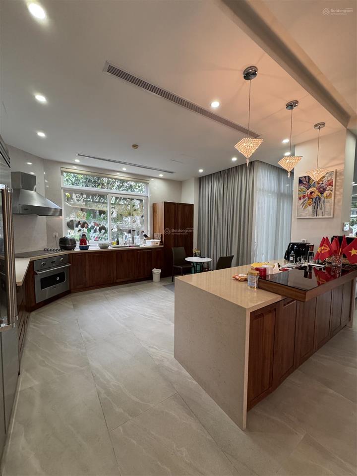 Cho thuê bt đơn lập 400m2 vinhomes riverside 0981 839 ***
