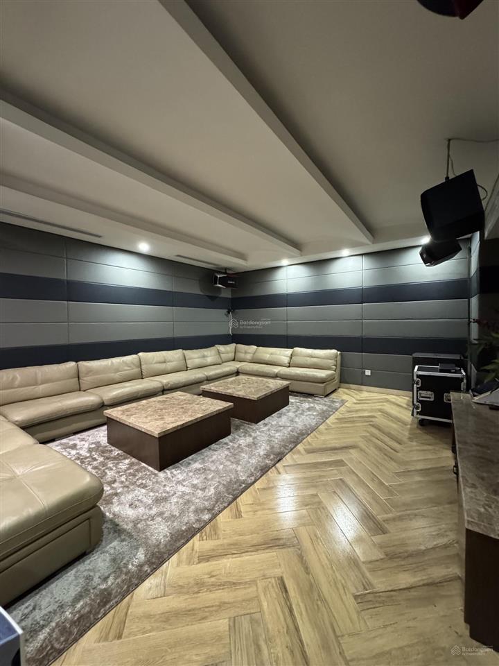 Cho thuê bt đơn lập 400m2 vinhomes riverside 0981 839 ***