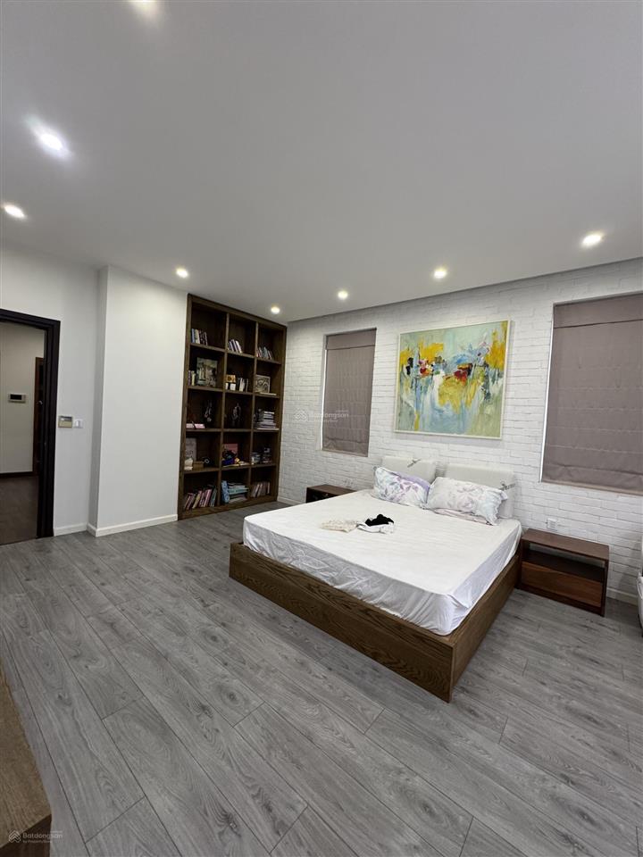 Cho thuê bt đơn lập 400m2 vinhomes riverside 0981 839 ***