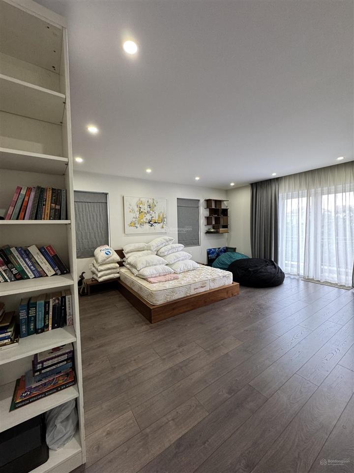Cho thuê bt đơn lập 400m2 vinhomes riverside 0981 839 ***