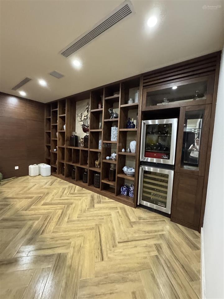 Cho thuê bt đơn lập 400m2 vinhomes riverside 0981 839 ***