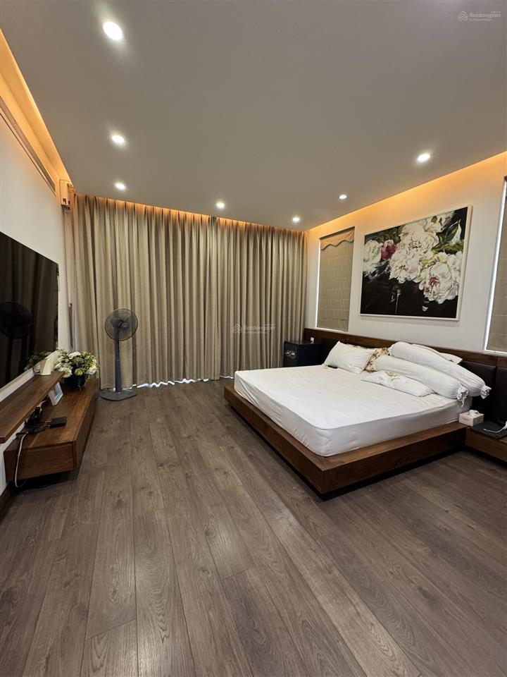 Cho thuê bt đơn lập 400m2 vinhomes riverside 0981 839 ***