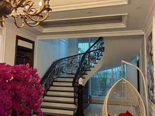 Cho thuê giá thuê thoả thuận
 biệt thự vinhomes  loại căn đơn lập
 diện tích 320m2, xâ