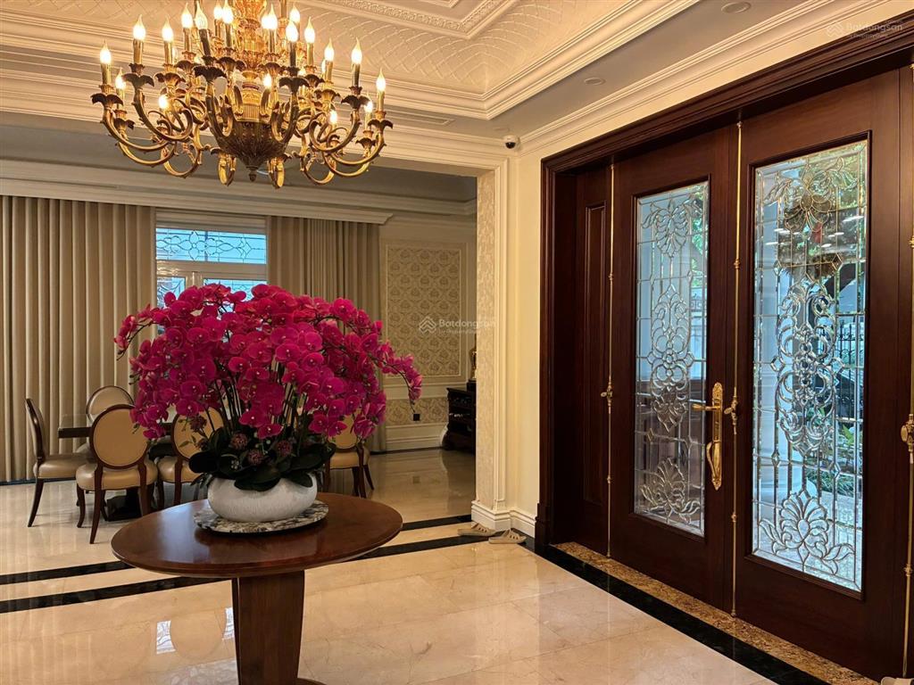 Cho thuê giá thuê thoả thuận
 biệt thự vinhomes  loại căn đơn lập
 diện tích 320m2, xâ