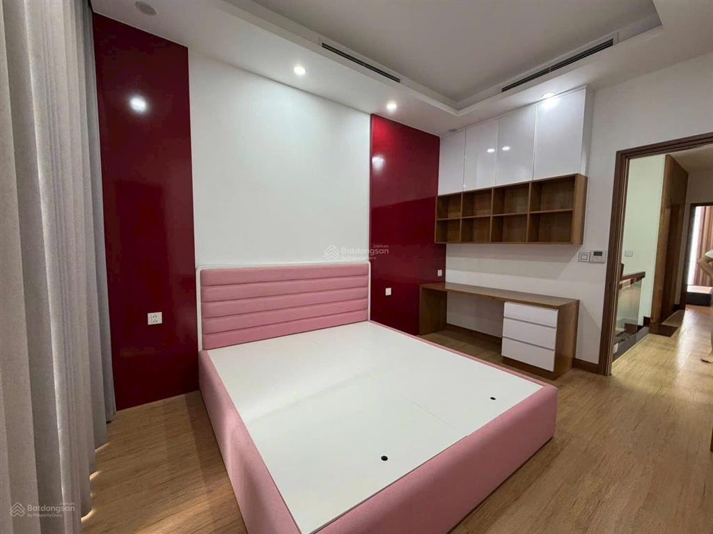 Cho thuê giá thuê 50tr/1 tháng. biệt thự vinhomes the hamony gần hồ điều hoà.0981 839 ***