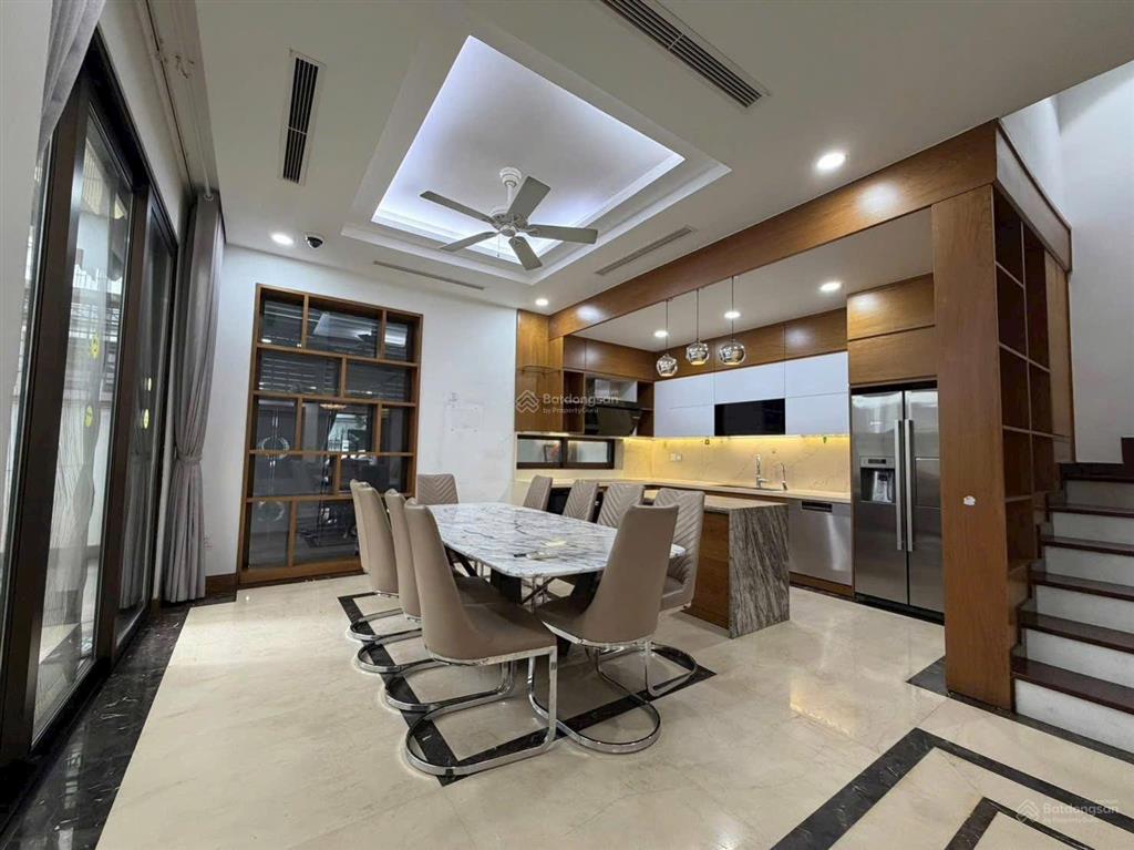 Cho thuê giá thuê 50tr/1 tháng. biệt thự vinhomes the hamony gần hồ điều hoà.0981 839 ***