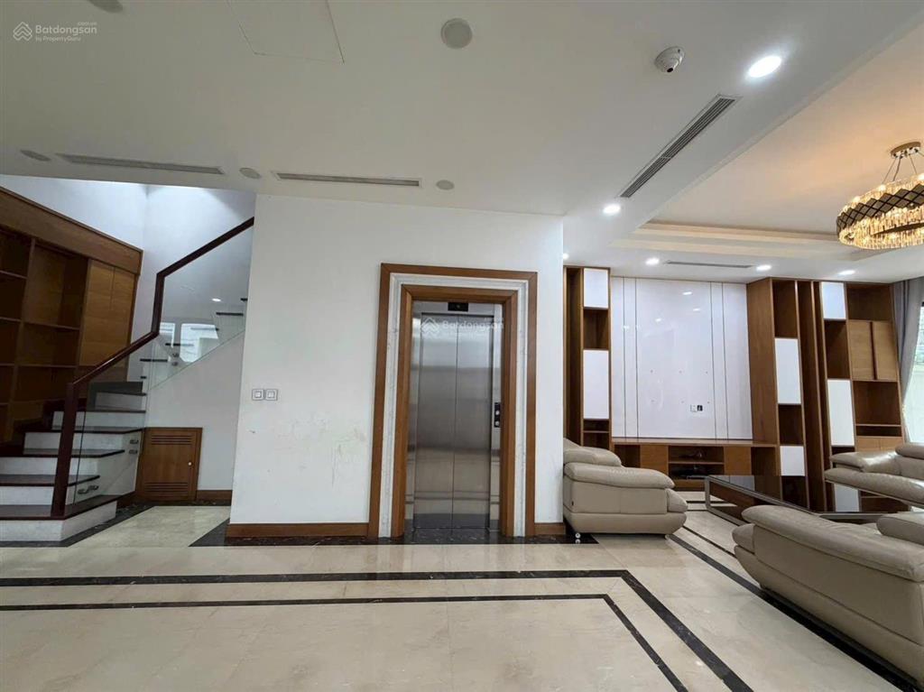 Cho thuê giá thuê 50tr/1 tháng. biệt thự vinhomes the hamony gần hồ điều hoà.0981 839 ***