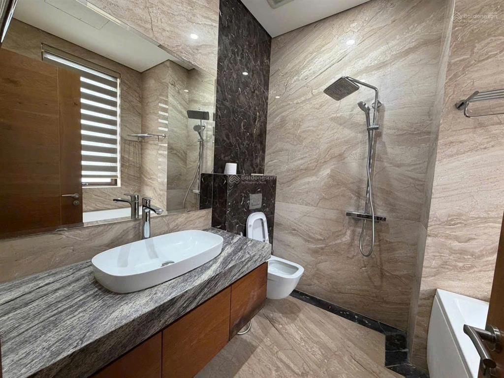 Cho thuê giá thuê 50tr/1 tháng. biệt thự vinhomes the hamony gần hồ điều hoà.0981 839 ***
