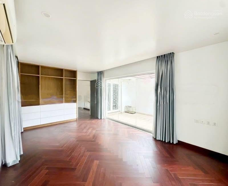 Cho thuê giá 37tr/1 tháng, song lập 285m2 bt vinhomes riverside 0981 839 ***