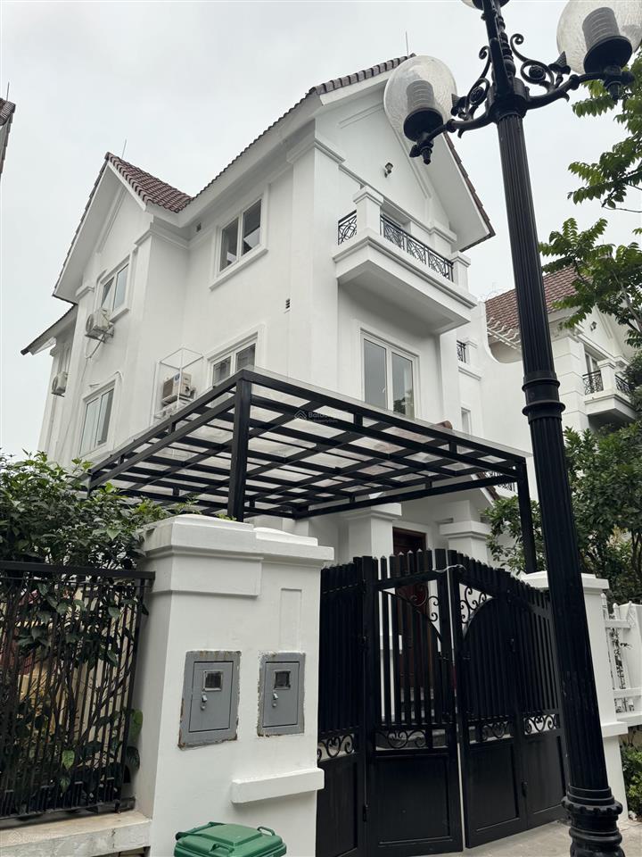 Cho thuê giá 37tr/1 tháng, song lập 285m2 bt vinhomes riverside 0981 839 ***