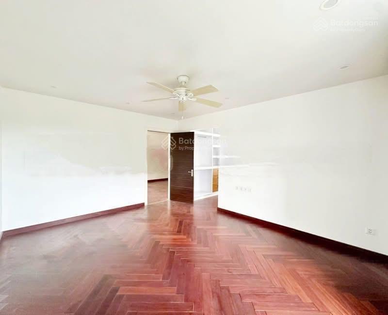 Cho thuê giá 37tr/1 tháng, song lập 285m2 bt vinhomes riverside 0981 839 ***