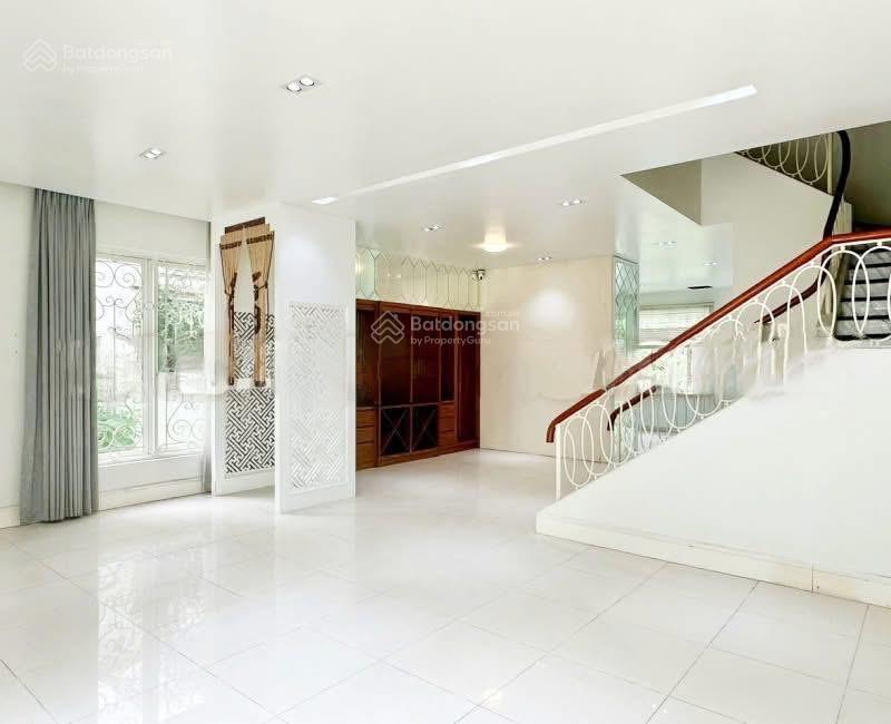 Cho thuê giá 37tr/1 tháng, song lập 285m2 bt vinhomes riverside 0981 839 ***