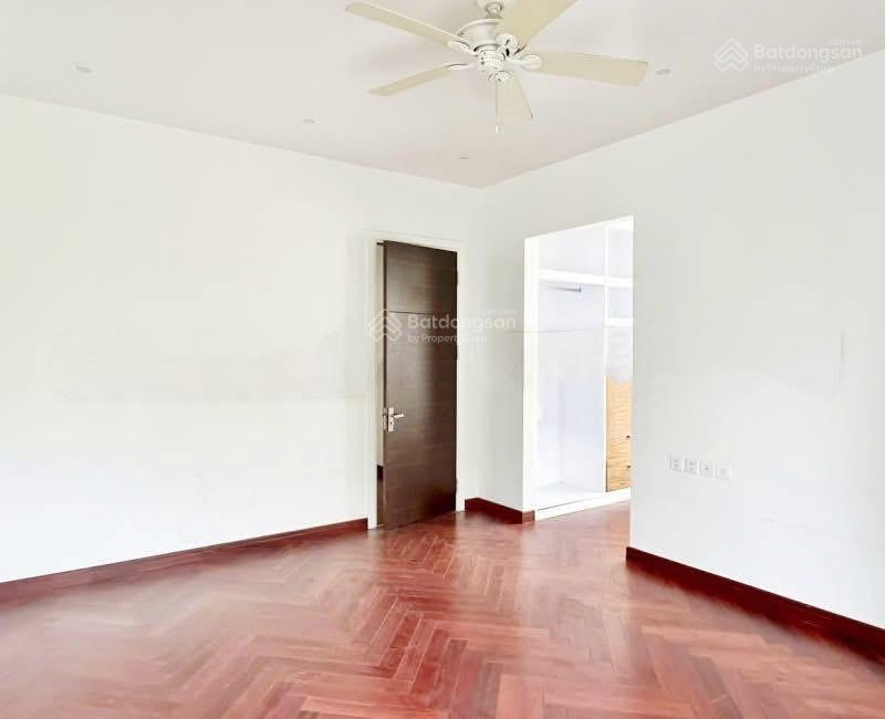 Cho thuê giá 37tr/1 tháng, song lập 285m2 bt vinhomes riverside 0981 839 ***