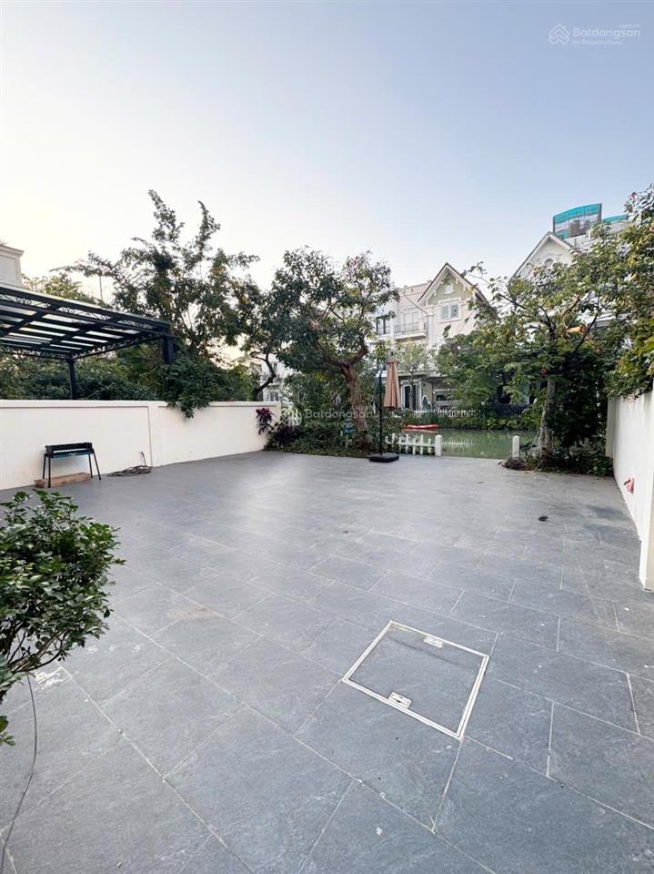 Cho thuê giá 50tr/1 tháng. bt diện tích 250m2 vinhomes riverside 0981 839 ***