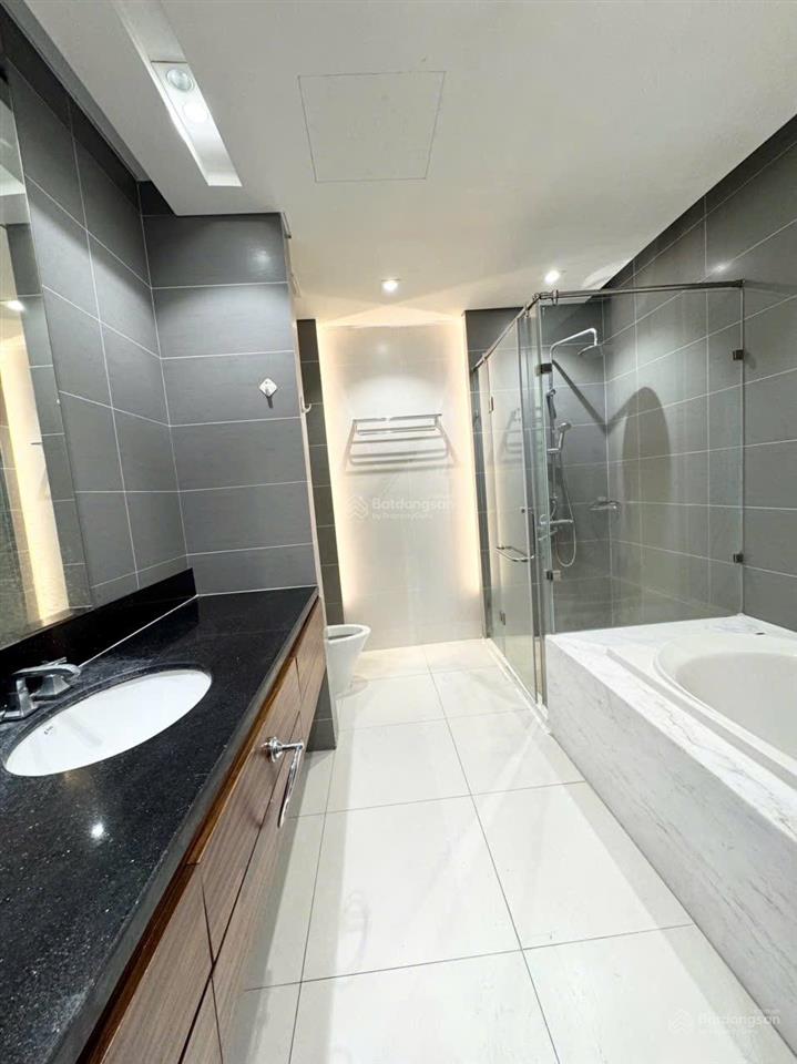 Cho thuê giá 50tr/1 tháng. bt diện tích 250m2 vinhomes riverside 0981 839 ***