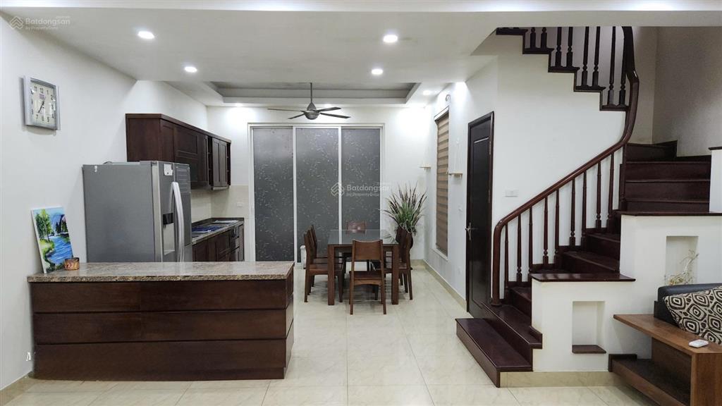Cho thuê giá 35tr/1 tháng bt vinhomes riverside 0981 839 ***