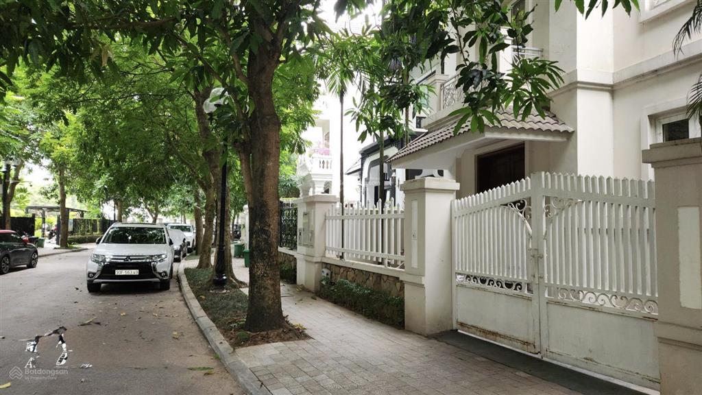 Cho thuê giá 35tr/1 tháng bt vinhomes riverside 0981 839 ***