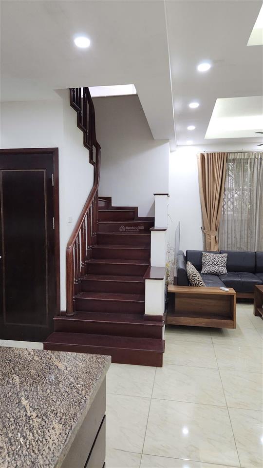 Cho thuê giá 35tr/1 tháng bt vinhomes riverside 0981 839 ***