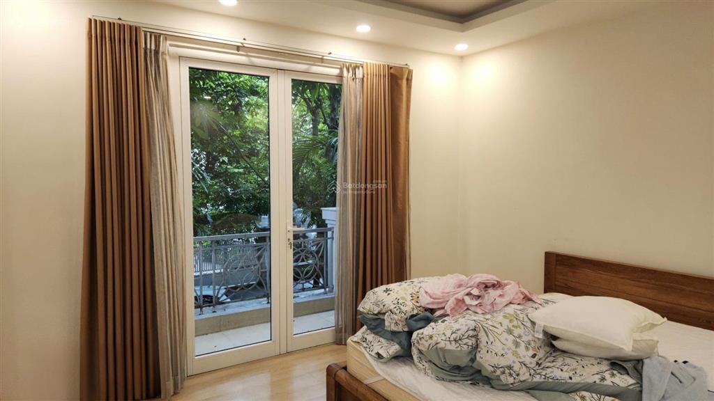 Cho thuê giá 35tr/1 tháng bt vinhomes riverside 0981 839 ***