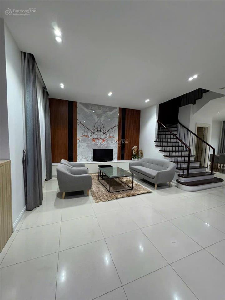 Cho thuê giá 55tr/1 tháng bt vinhomes riverside 0981 839 ***